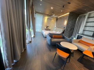 Medlin 8 - Serene Getaway with Outdoor Jacuzzi in Hyderabad by Homeyhuts - 2