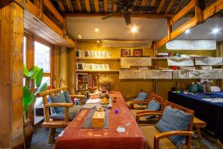 Alley's Ears Turned Red - 9