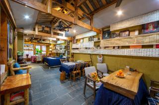 Alley's Ears Turned Red - 5