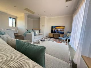 7 Steps to Beach Seaside Serenity 4BR with 2 Car Bays - 4