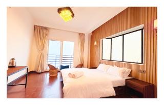 The E-Mili Near The Netaji Museum - 5