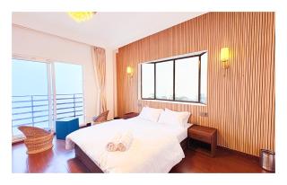 The E-Mili Near The Netaji Museum - 3