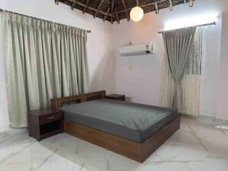 Woodside Haven Luxury FF-Balcony view - 5