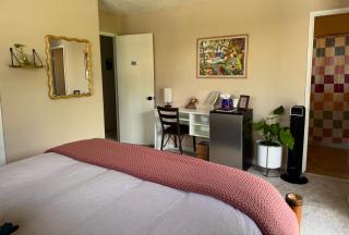 Master Suite with Private Bath 15 min drive to beach - 6