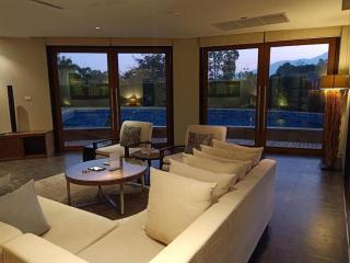 Azaya Villas Resort - 6