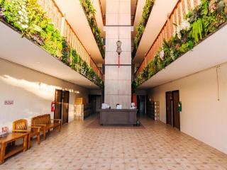 B2 Airport Boutique & Budget Hotel - 9