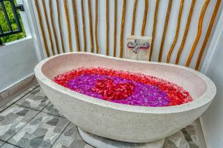 Contemporary & Tropical 2bd w Private Pool Villa near Nuanu - 1