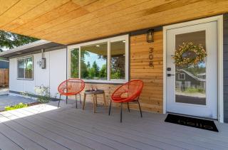 Family-Friendly 4BR Home with AC and Yard Near Airport - 8