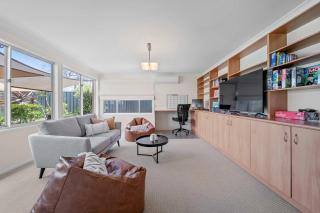 Amalena by the sea - Vincentia 5BR home with pool - 3