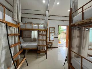 The Hat Trick Hostel - Basdiot - 2