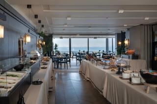 Coral Three-Bedroom Apartments with Sea View and Balcony - 8