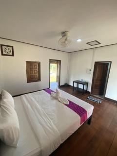 Guesthouse and Restaurant SayLomYen KongLor - 8