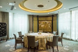 Qingdao Royal Garden Hotel - 3