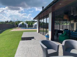 Будинок з видом на Десну, басейн, камін, 2 глемпінги - 6