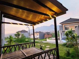 Vila Keluarga 3 Kamar dengan Kolam Air Panas Dekat Jatim Park 4 Baloga - 5