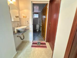 val and vel Luxury Home 2 Bugolobi - 3