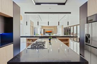 Private 5BR Villa with Pool, Minutes to Palm Beach - 3