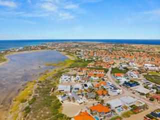 Private 5BR Villa with Pool, Minutes to Palm Beach - 5