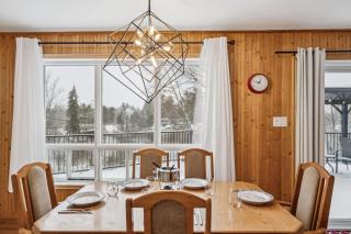 Spa & Lake Access - Cozy Lakeside Getaway - 3