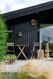 Summer Bliss With Vibrant Garden In Nødebohuse - 5