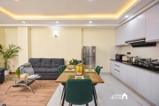 Casa Deyra Apartments- Kupondole, Seto Dewal - 8