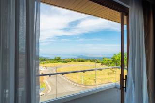 Overlooking Villa in Tagaytay - 9