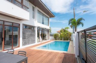 Overlooking Villa in Tagaytay - 2