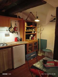 La chambre dans la roche - 6