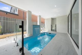 Masterpiece luxury house in heart of Craigieburn - 4