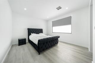 Masterpiece luxury house in heart of Craigieburn - 2