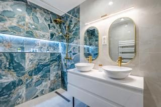 Grand Passage Jacuzzi Suite with Huge Terrace - 7