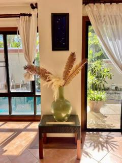 Tropical Thai style 4 bedroom pool villa - 8