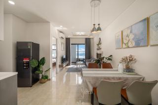 Luxury Riverside Monarchy Apartment - 7