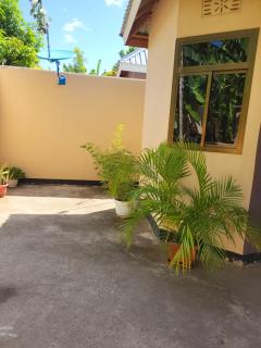 Jangwani Riverview Suits - 2