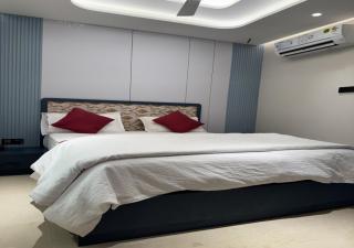 Hotel Royal Plaza - 1