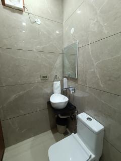 HOTEL UNIQUE KOMFORT - 3 mins walk from golden temple - 5