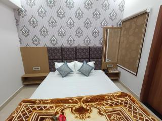 HOTEL UNIQUE KOMFORT - 3 mins walk from golden temple - 3