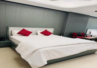 Hotel Royal Plaza - 7