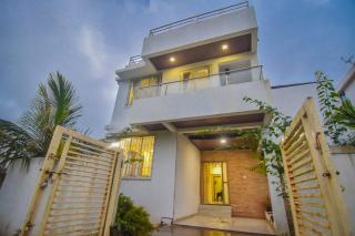 ll EMPYREAN STAYS II GOOD LUCK VILLA II MALAVALI II - 3