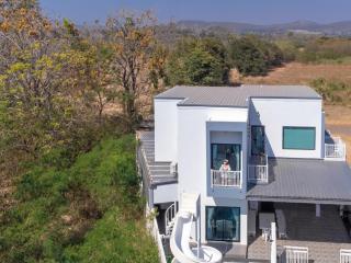 บ้านพักเขาใหญ่ ลูกแก้วพูลวิลล่า Lookkaew Pool Villa Khaoyai - 1