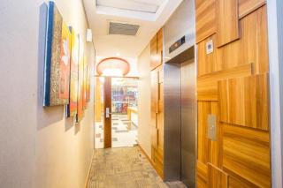 Life Hotel Sudirman Surabaya - 3