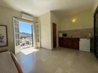 Exclusive Alexandra Apartments - 7