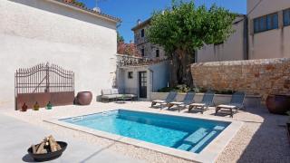 Rustic villa Dvori with outdoor pool in Porec - 3