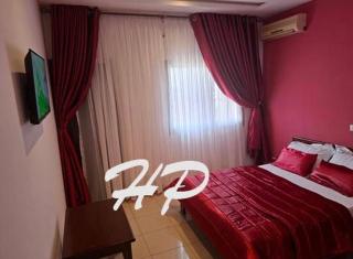 Hôtel Les Pyramides - 0