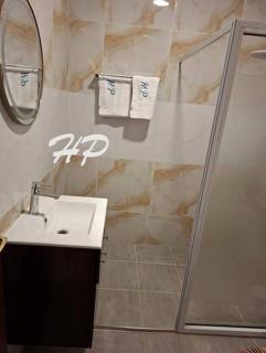 Hôtel Les Pyramides - 4