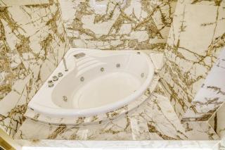 The Canopy Loft, A Curated 5-Star Experience - 5