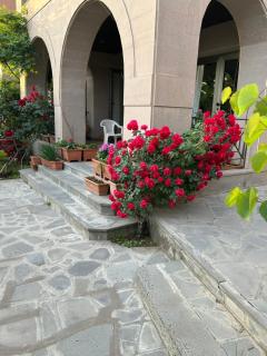 apartment with garden, pool and view - 8