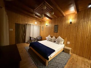 The Hilltop Hideaway - 5