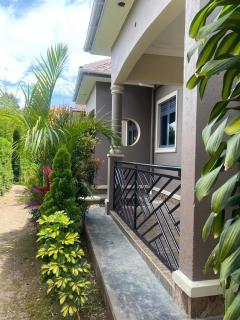 Mufasha Boutique Suites - 3