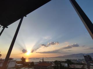 Tam Deniz Manzaralı Şehir Merkezinde - 1